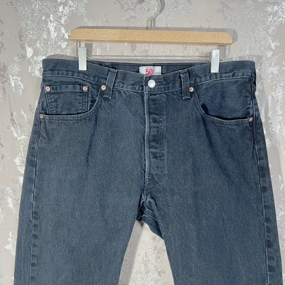 Levi's Original 501 Straight Leg Button Fly Black Jeans Denim Size 38 x 34